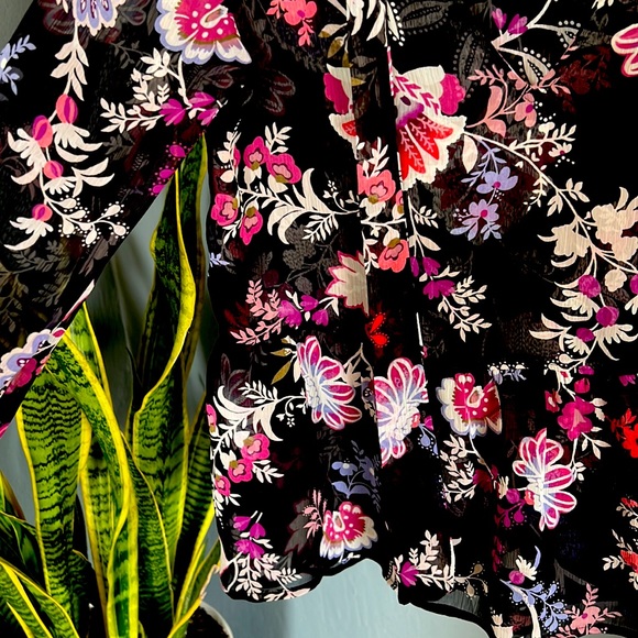 Express Blouse - Picture 2 of 3